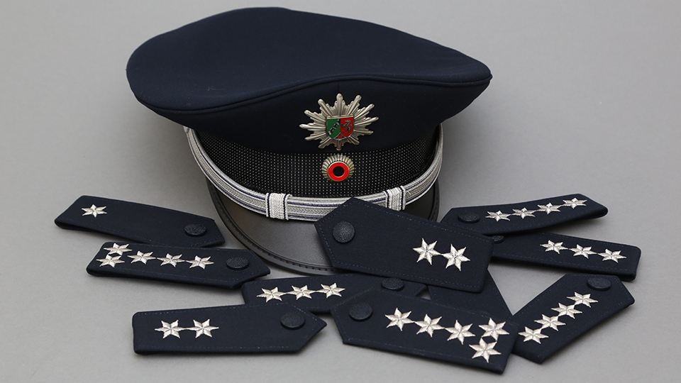 ps96 Polizei Schulterstücke blau 2 goldene Sterne POR 1 Paar 