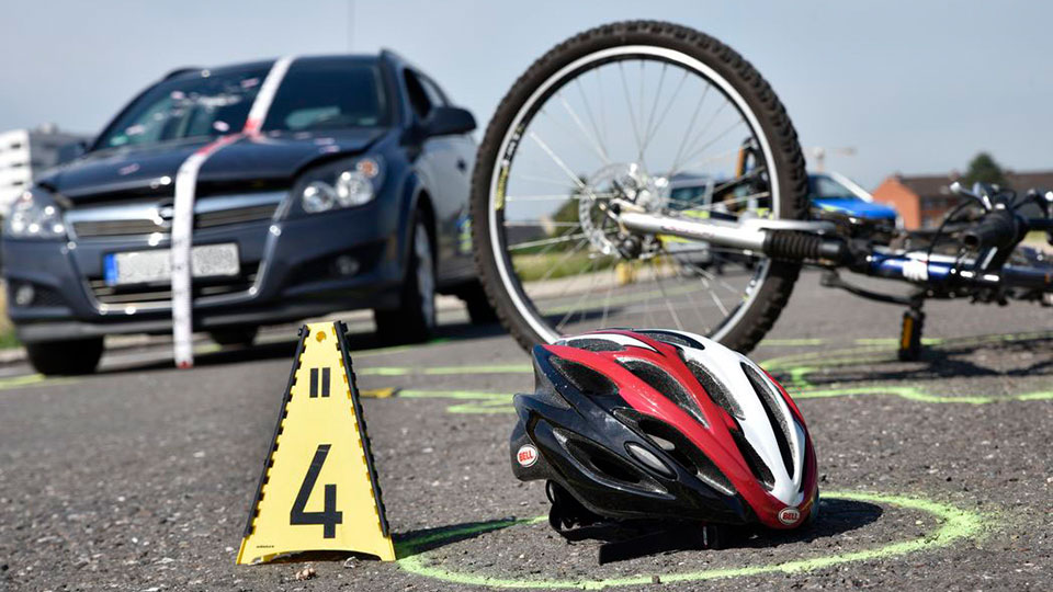 Verkehrsunfall Fahrradhelm