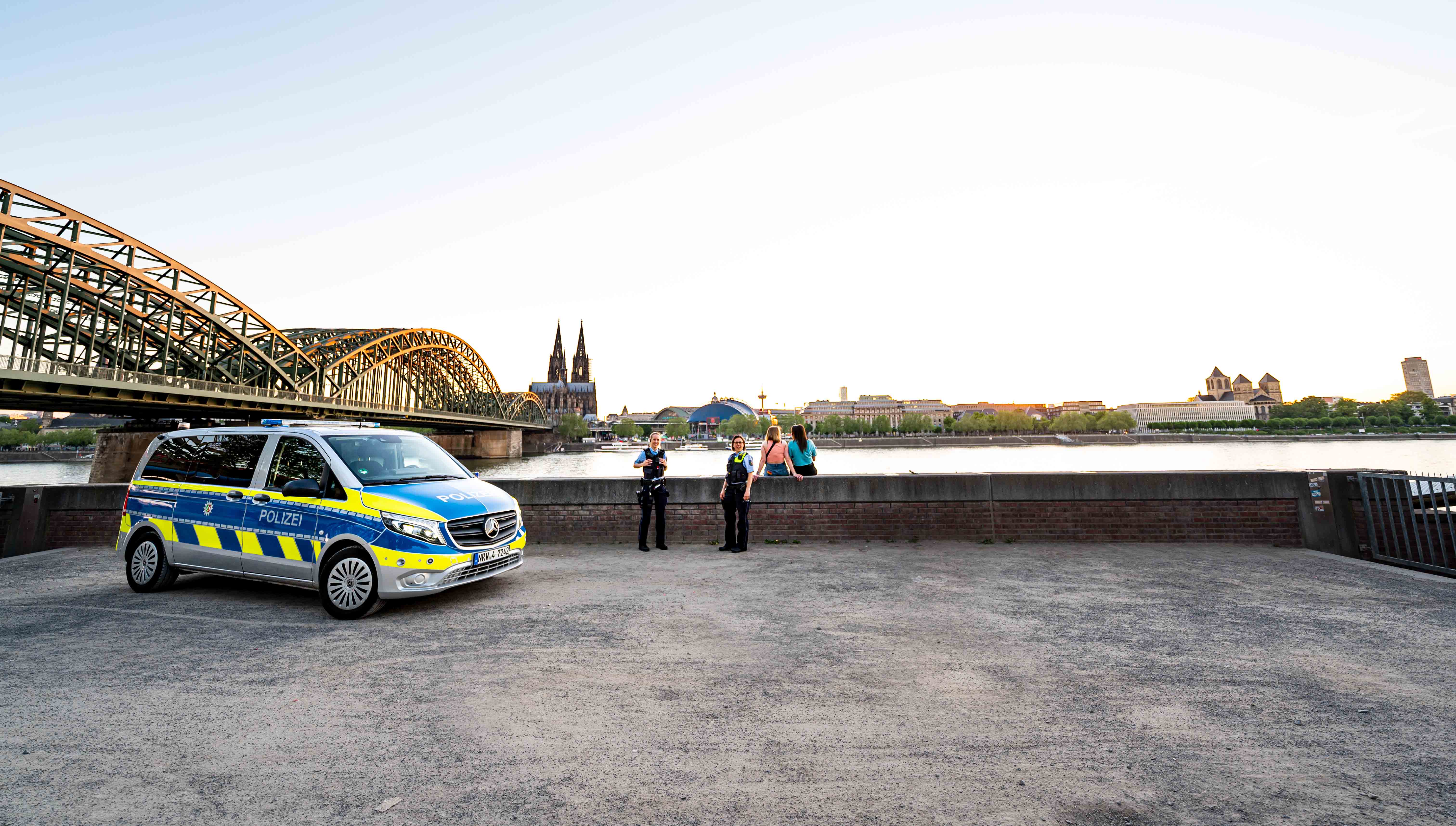 Cologne police on site