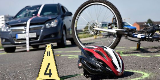 Verkehrsunfall Fahrradhelm